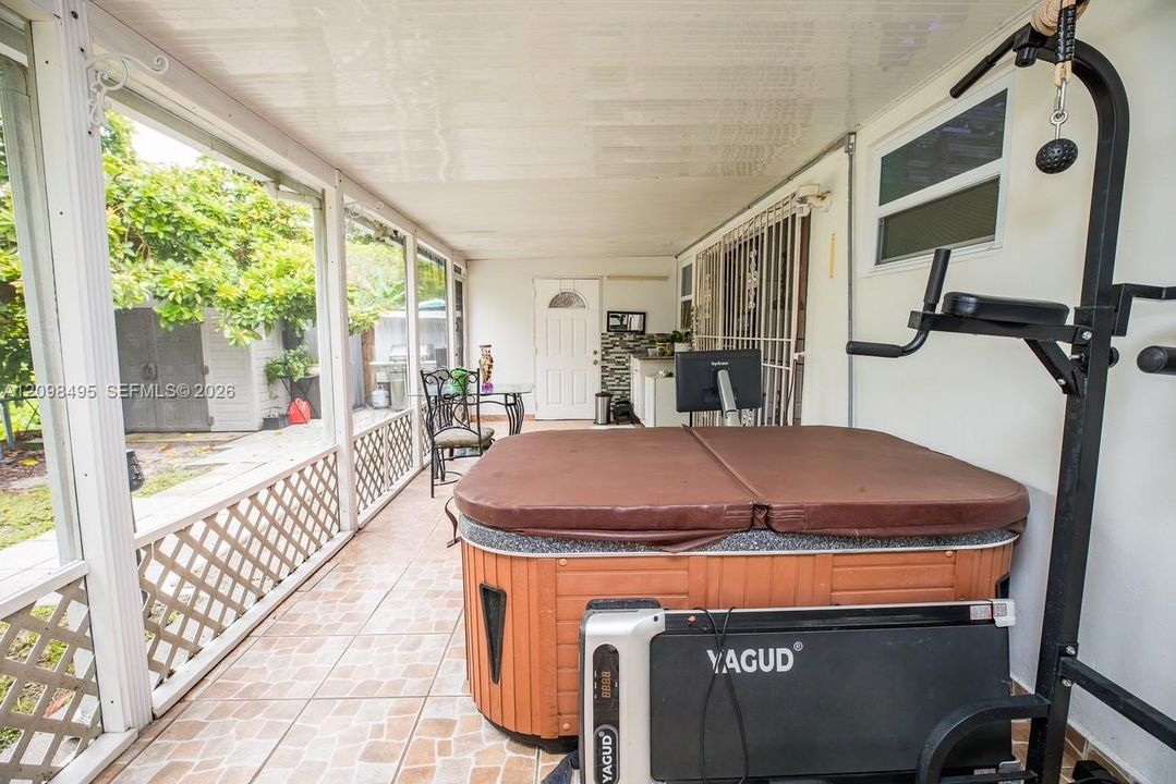 For Sale: $560,000 (3 beds, 2 baths, 1205 Square Feet)