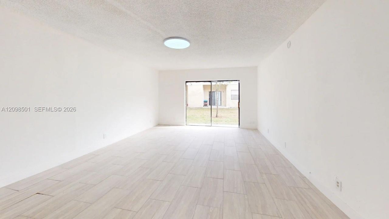 En Renta: $2,800 (3 camas, 2 baños, 1200 Pies cuadrados)