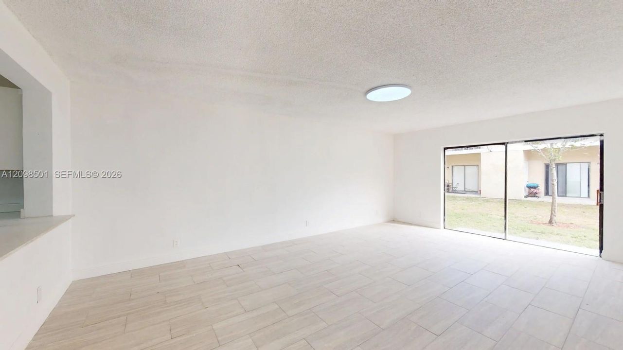 En Renta: $2,800 (3 camas, 2 baños, 1200 Pies cuadrados)