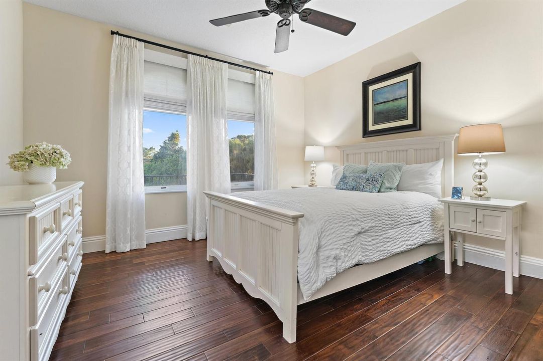 2nd guestroom upstairs