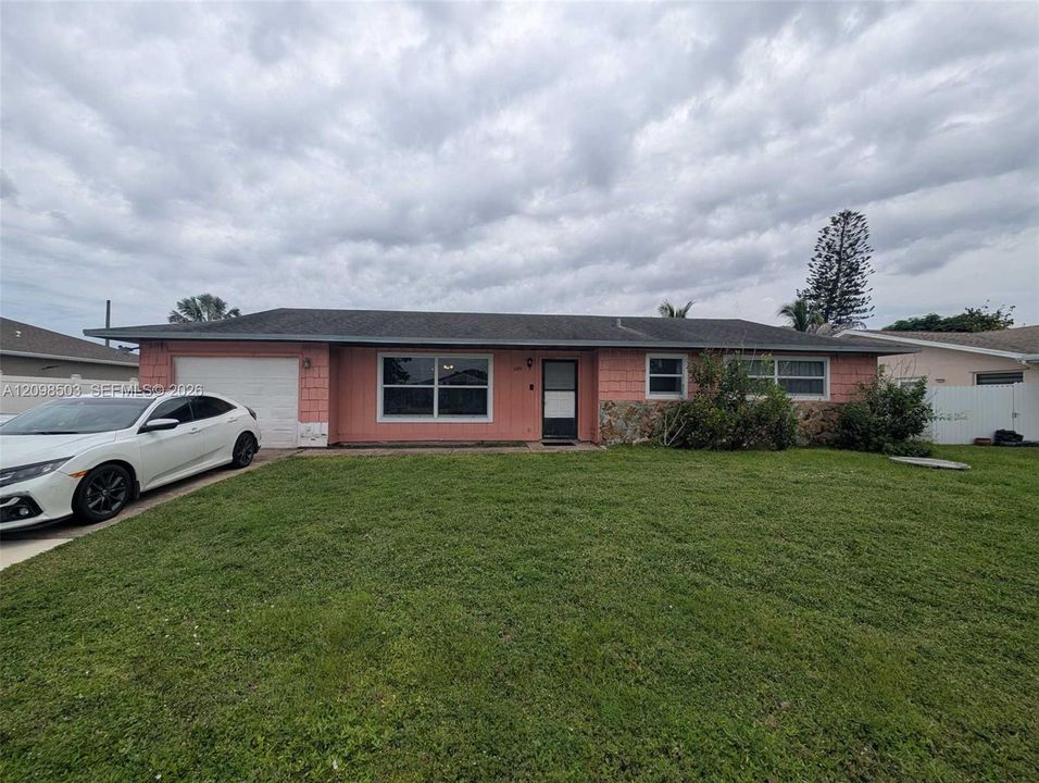 For Sale: $259,500 (3 beds, 2 baths, 1218 Square Feet)
