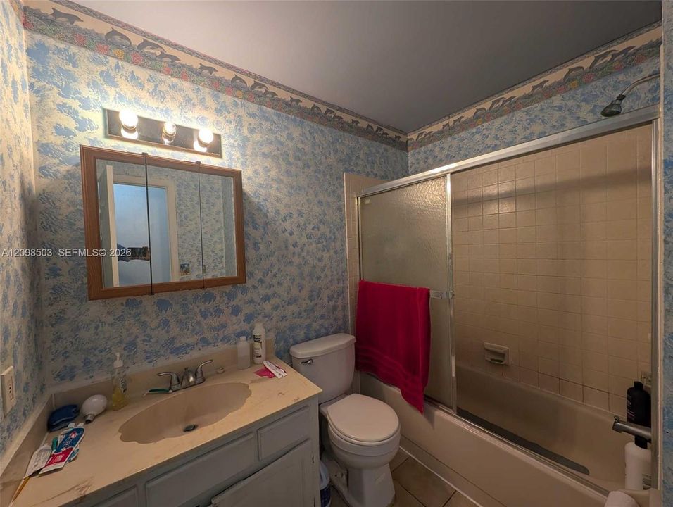 For Sale: $259,500 (3 beds, 2 baths, 1218 Square Feet)