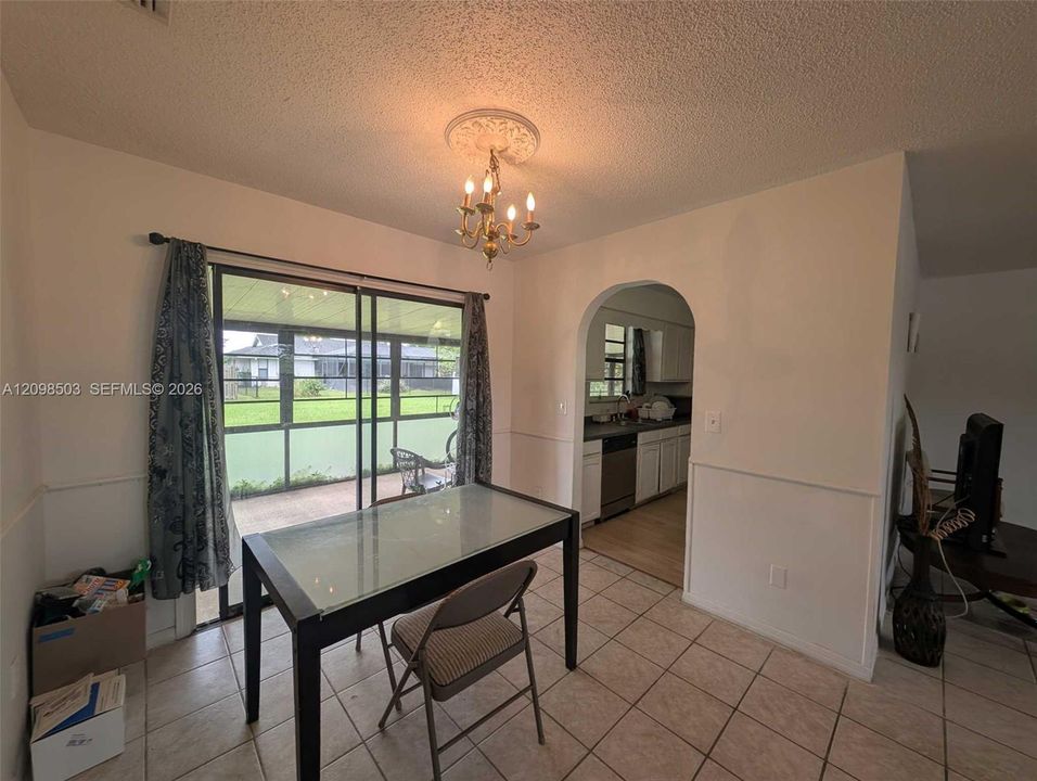 For Sale: $259,500 (3 beds, 2 baths, 1218 Square Feet)
