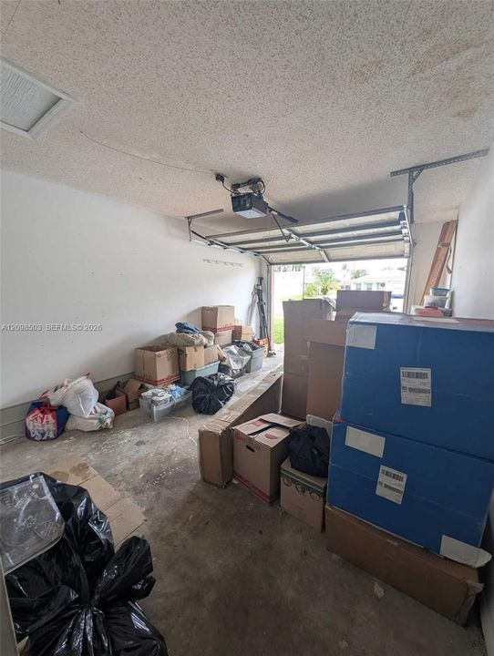 For Sale: $259,500 (3 beds, 2 baths, 1218 Square Feet)