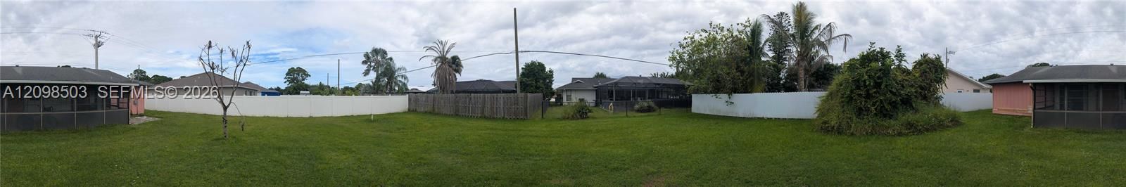 For Sale: $259,500 (3 beds, 2 baths, 1218 Square Feet)