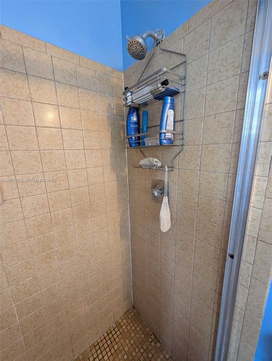 For Sale: $259,500 (3 beds, 2 baths, 1218 Square Feet)