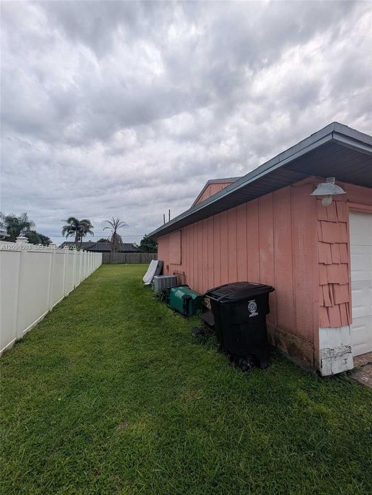 For Sale: $259,500 (3 beds, 2 baths, 1218 Square Feet)