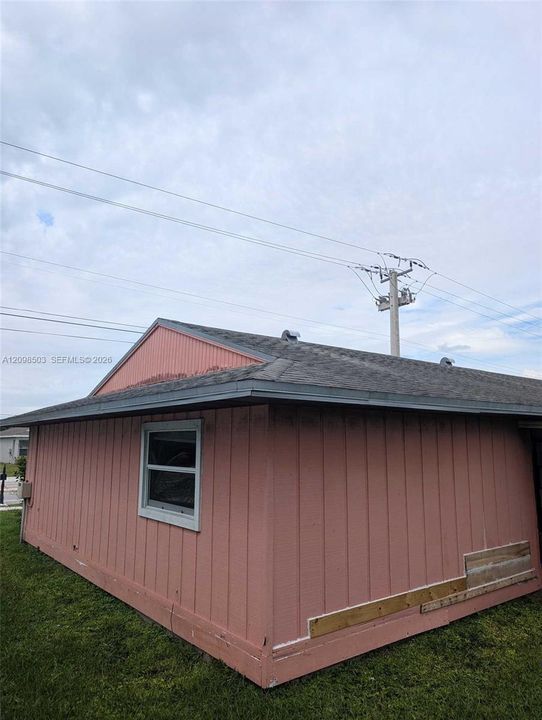 For Sale: $259,500 (3 beds, 2 baths, 1218 Square Feet)