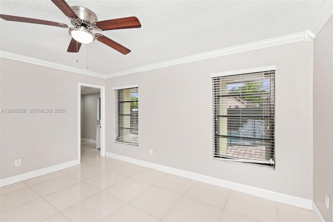For Rent: $3,260 (3 beds, 2 baths, 1582 Square Feet)