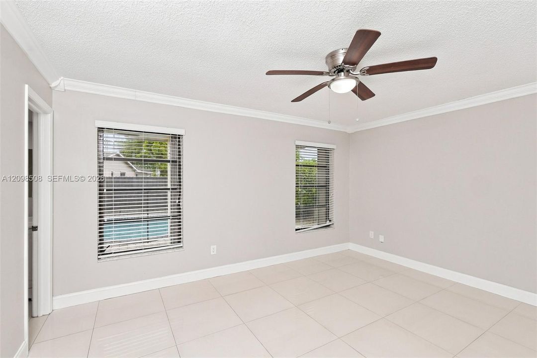 For Rent: $3,260 (3 beds, 2 baths, 1582 Square Feet)