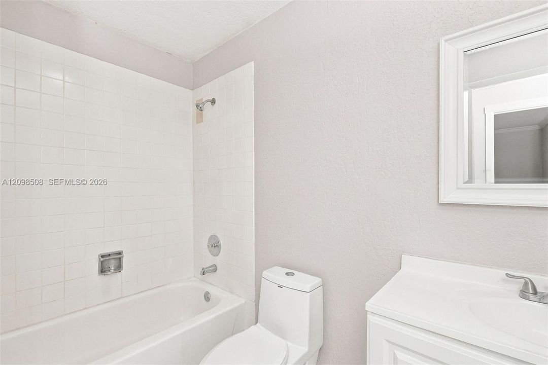 For Rent: $3,260 (3 beds, 2 baths, 1582 Square Feet)