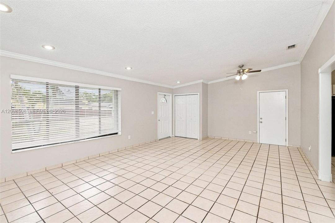For Rent: $3,260 (3 beds, 2 baths, 1582 Square Feet)