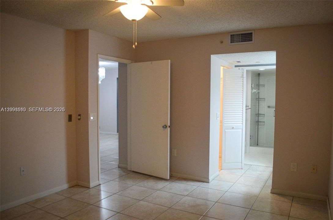 En Venta: $175,000 (2 camas, 2 baños, 1137 Pies cuadrados)