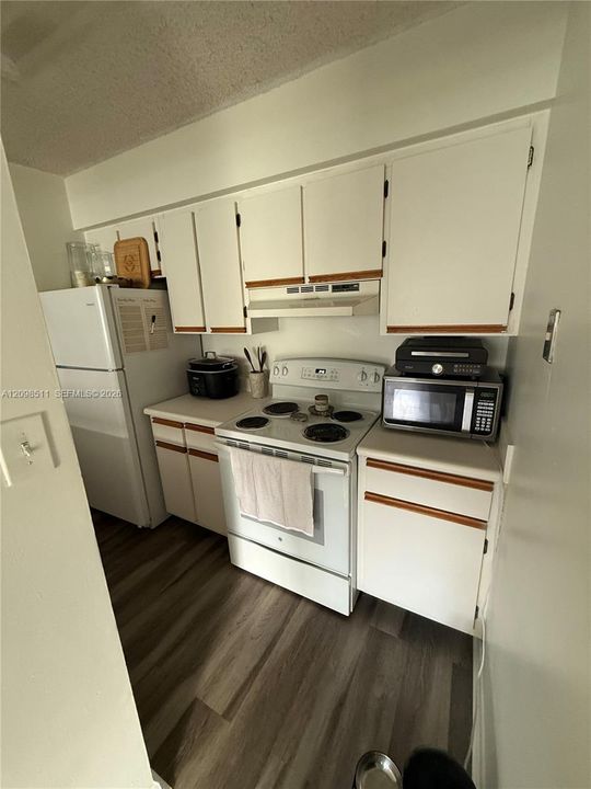 En Venta: $220,000 (1 camas, 1 baños, 841 Pies cuadrados)