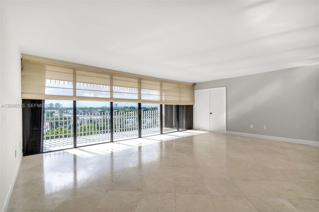 For Sale: $1,149,000 (2 beds, 2 baths, 1642 Square Feet)