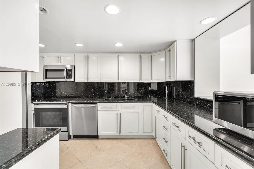 For Sale: $1,149,000 (2 beds, 2 baths, 1642 Square Feet)