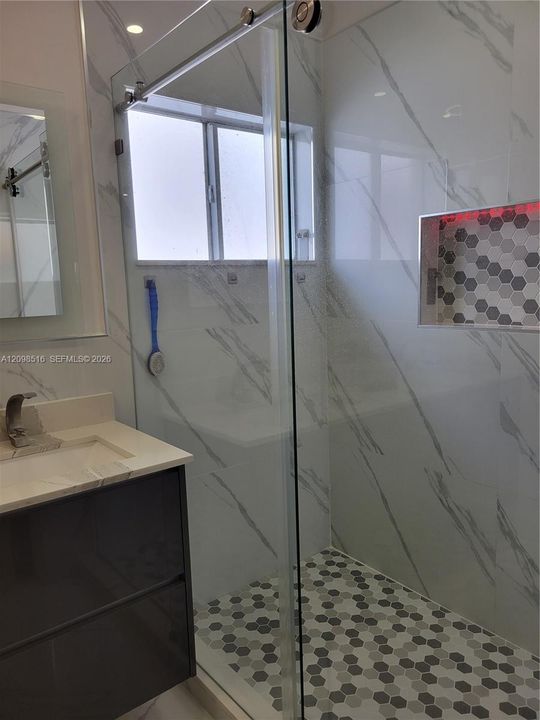 Principal shower