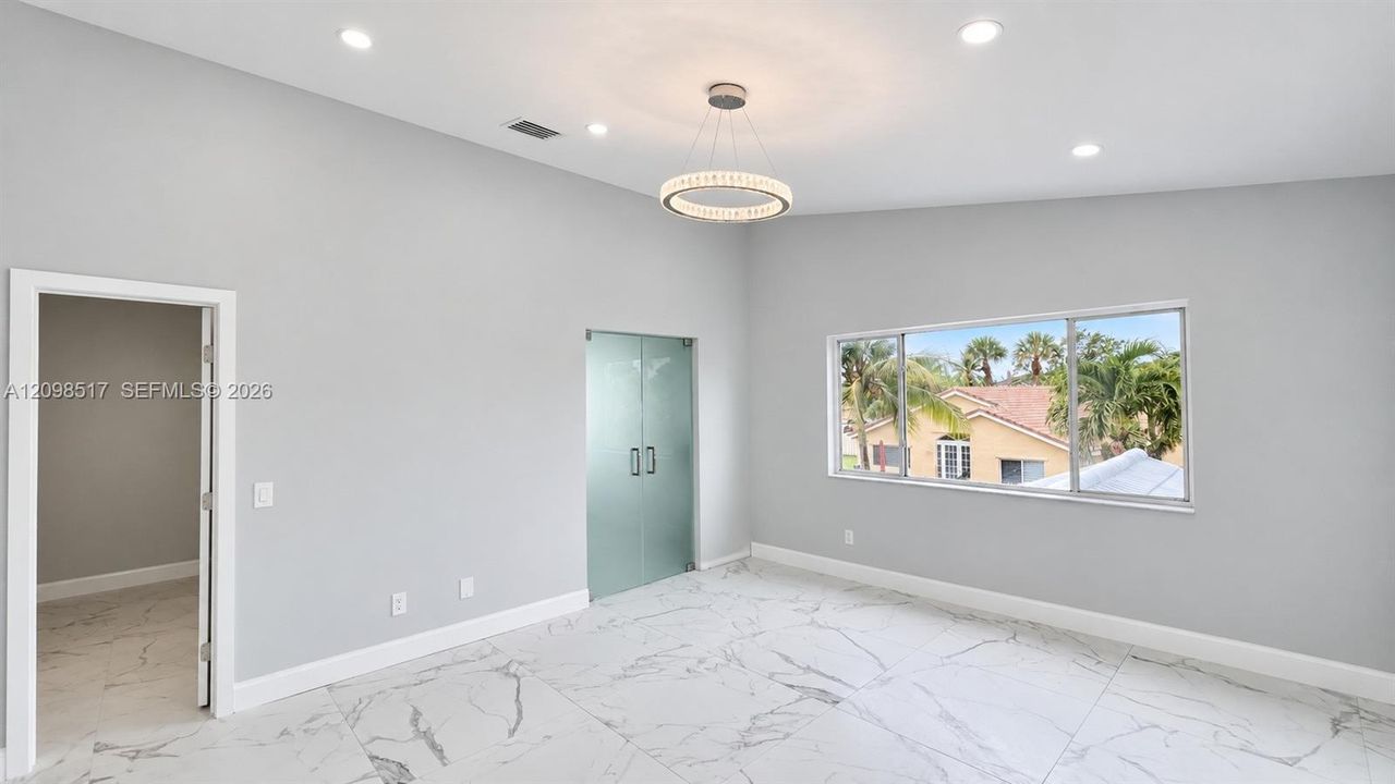 For Rent: $5,500 (5 beds, 3 baths, 2814 Square Feet)