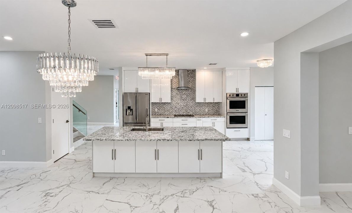 For Rent: $5,500 (5 beds, 3 baths, 2814 Square Feet)