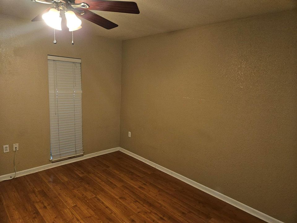 4751 BED RM
