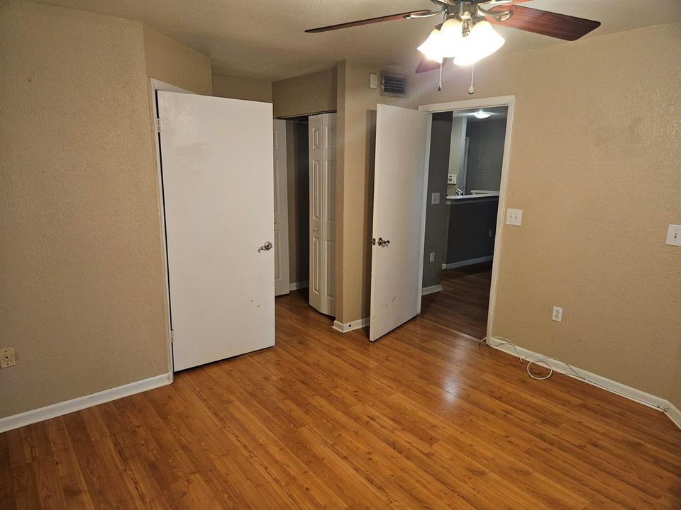 4751 BED RM a