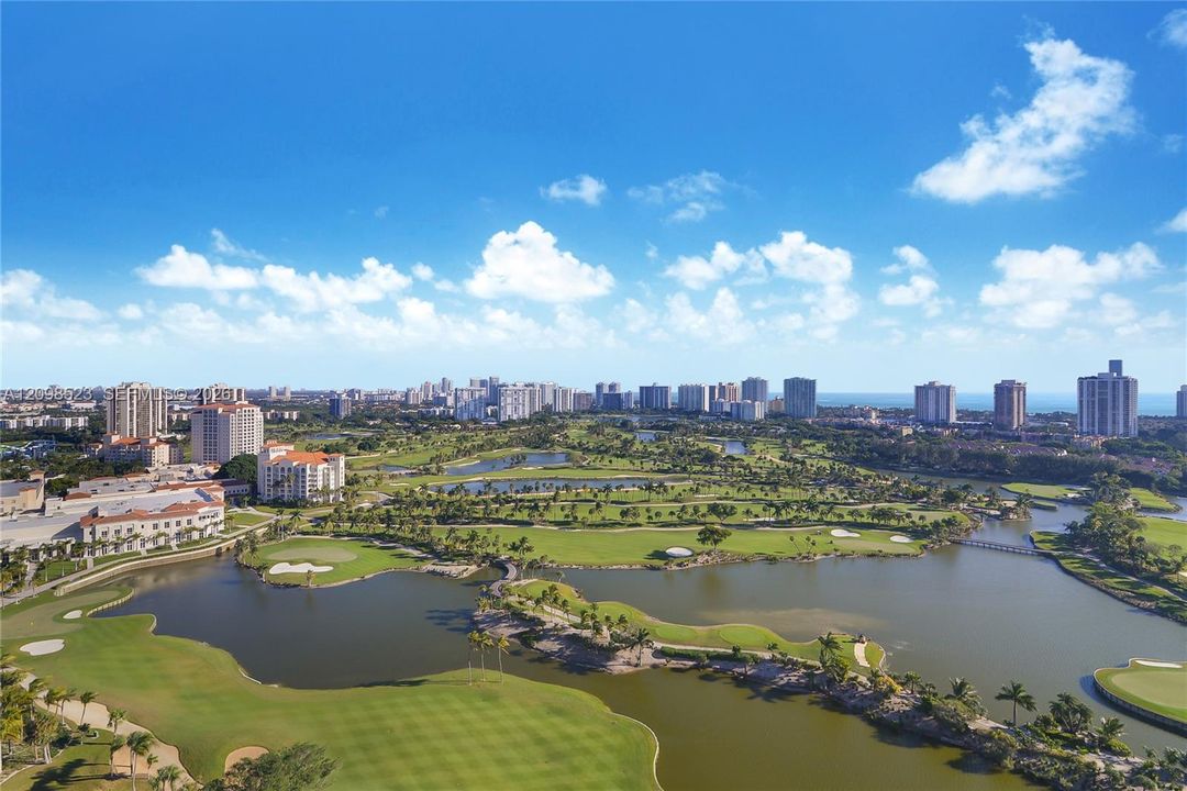 For Sale: $435,500 (1 beds, 1 baths, 870 Square Feet)