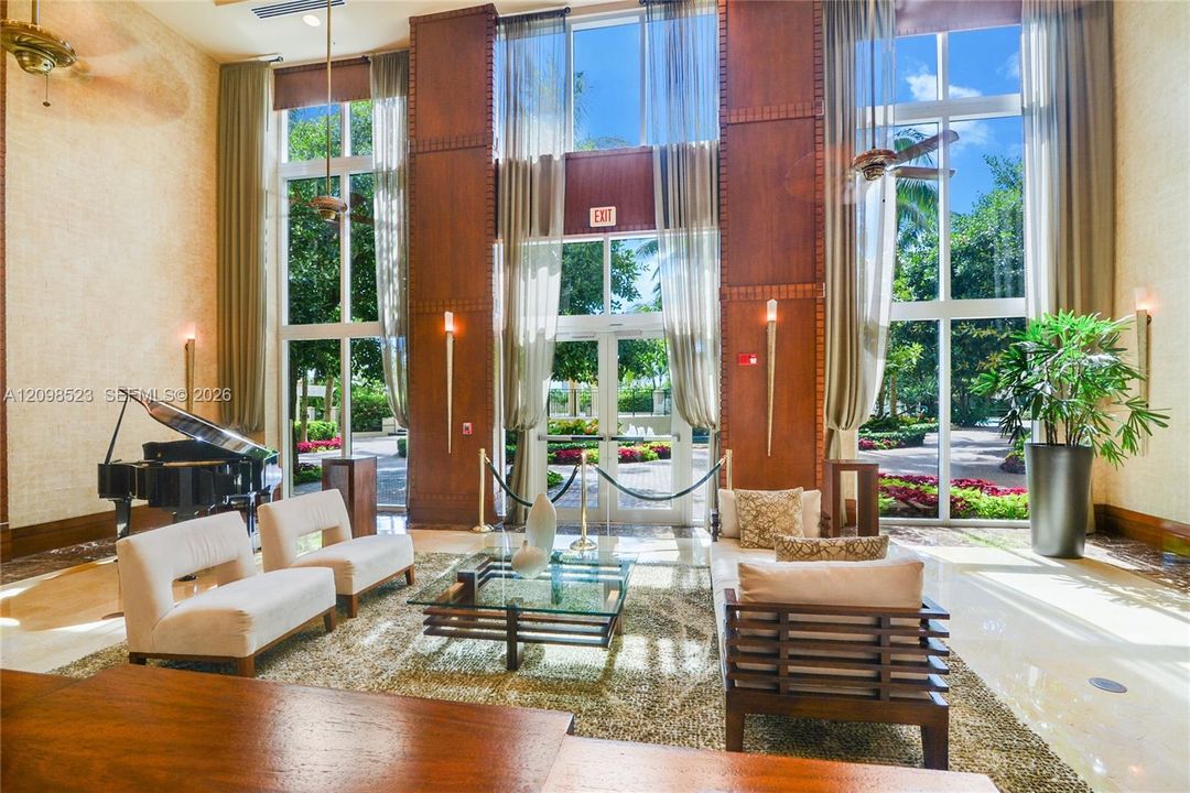For Sale: $435,500 (1 beds, 1 baths, 870 Square Feet)