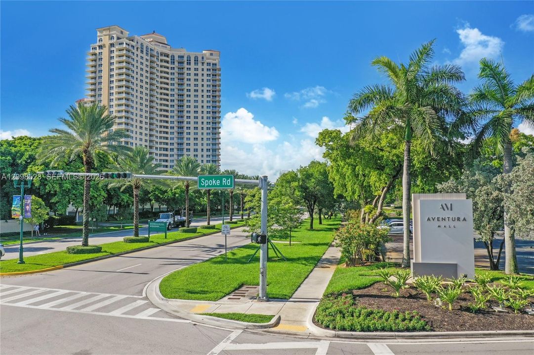 For Sale: $435,500 (1 beds, 1 baths, 870 Square Feet)