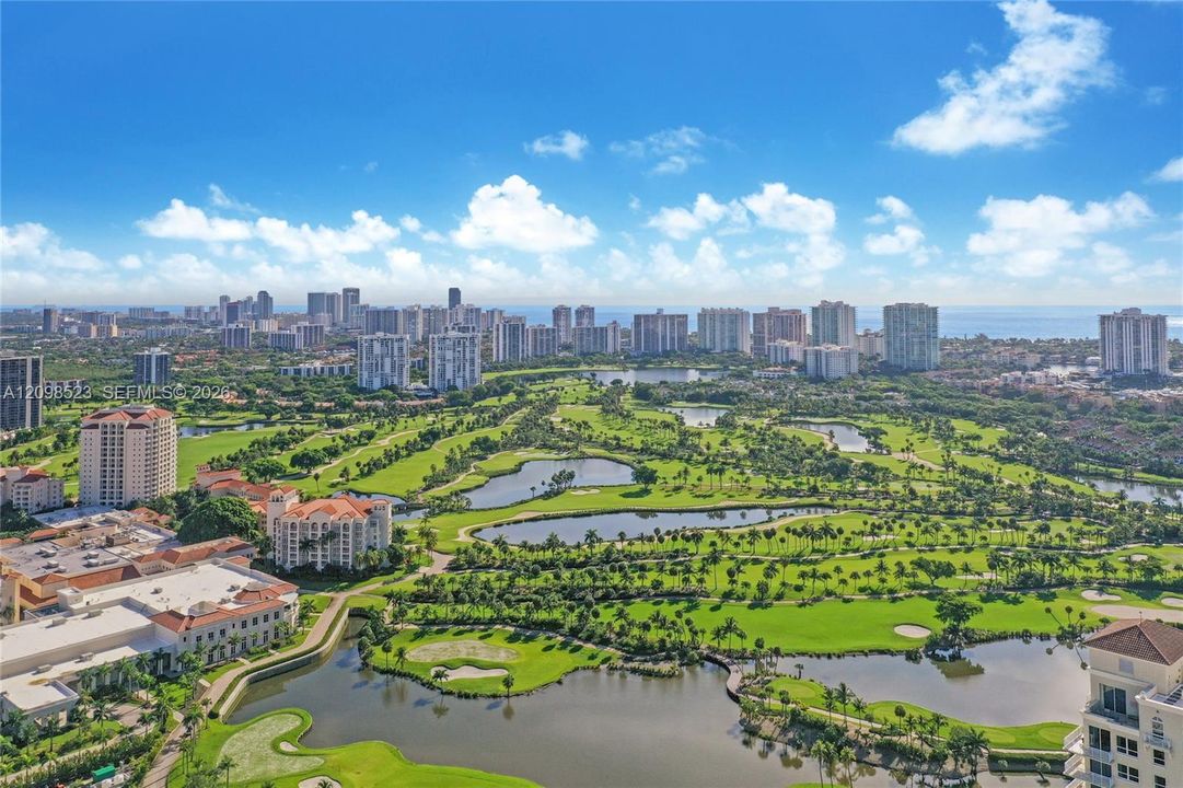 For Sale: $435,500 (1 beds, 1 baths, 870 Square Feet)