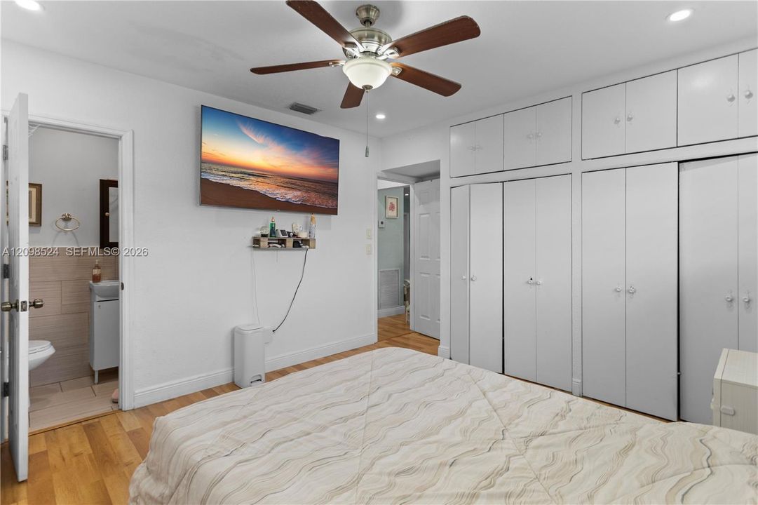 En Venta: $620,000 (3 camas, 3 baños, 1277 Pies cuadrados)