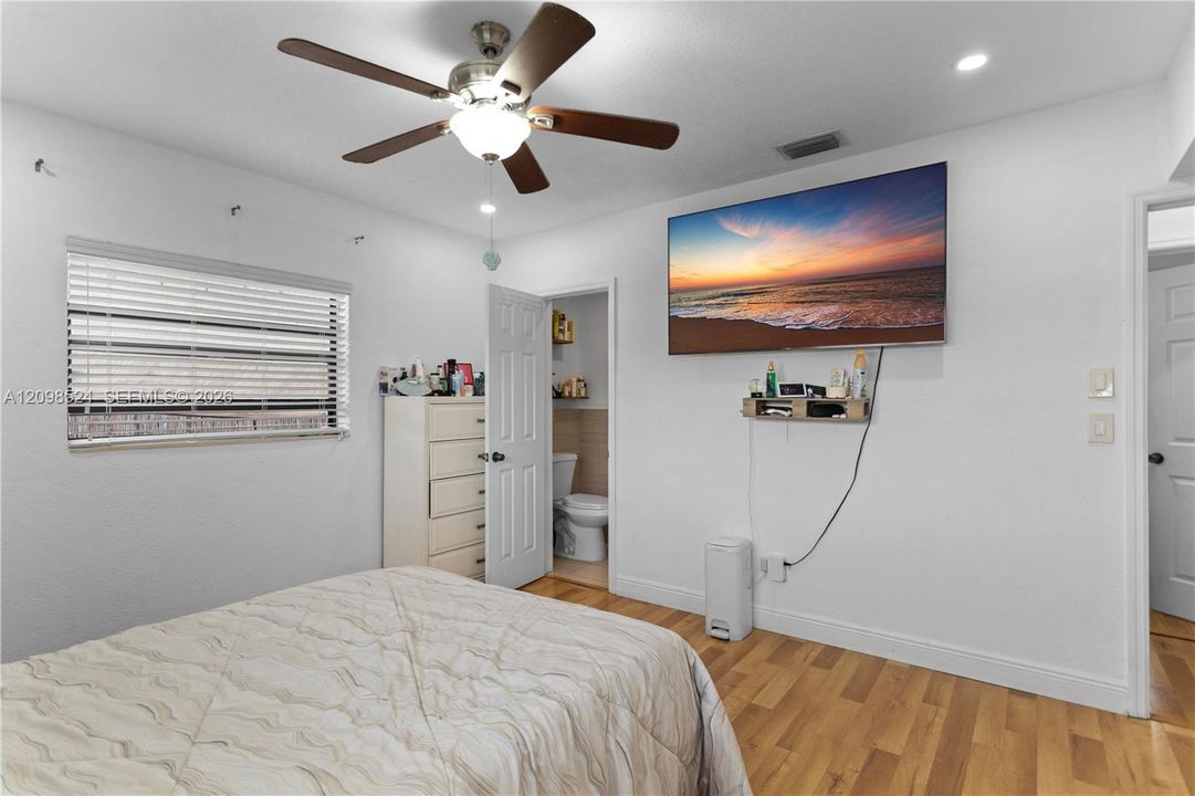 En Venta: $620,000 (3 camas, 3 baños, 1277 Pies cuadrados)