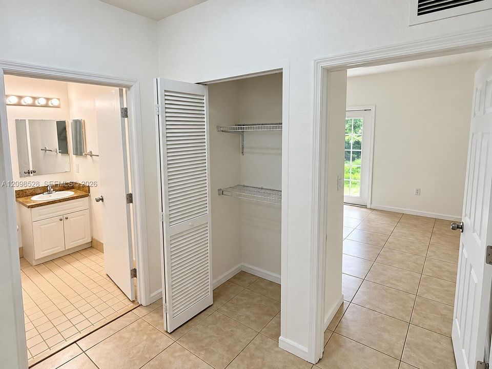 For Sale: $495,000 (4 beds, 3 baths, 1660 Square Feet)