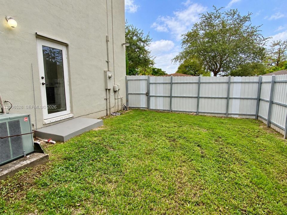 For Sale: $495,000 (4 beds, 3 baths, 1660 Square Feet)