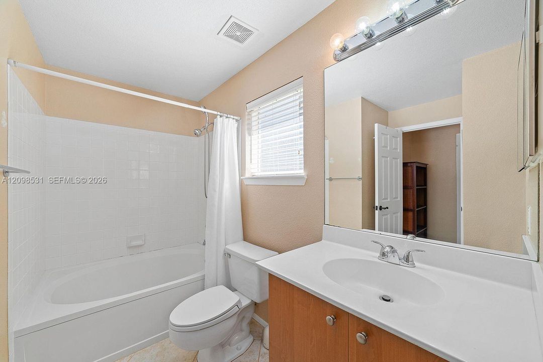 For Rent: $2,000 (1 beds, 1 baths, 636 Square Feet)