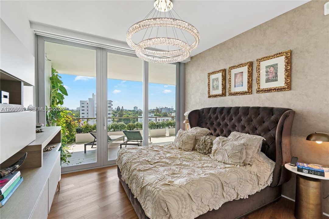 На продажу: $1,875,000 (2 спален, 2 ванн, 1324 Квадратных фут)