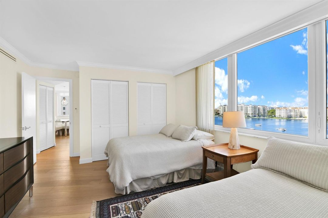 Guest bedroom