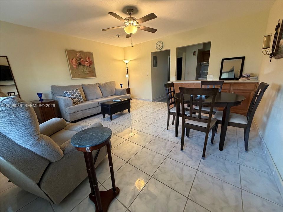 For Sale: $94,500 (1 beds, 1 baths, 600 Square Feet)