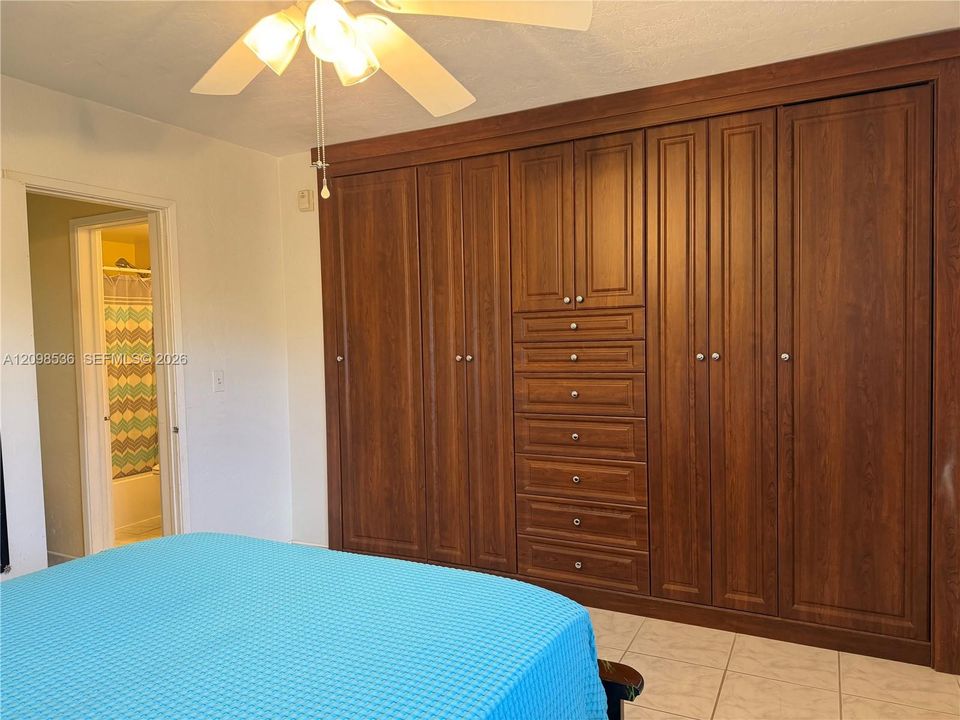 For Sale: $94,500 (1 beds, 1 baths, 600 Square Feet)