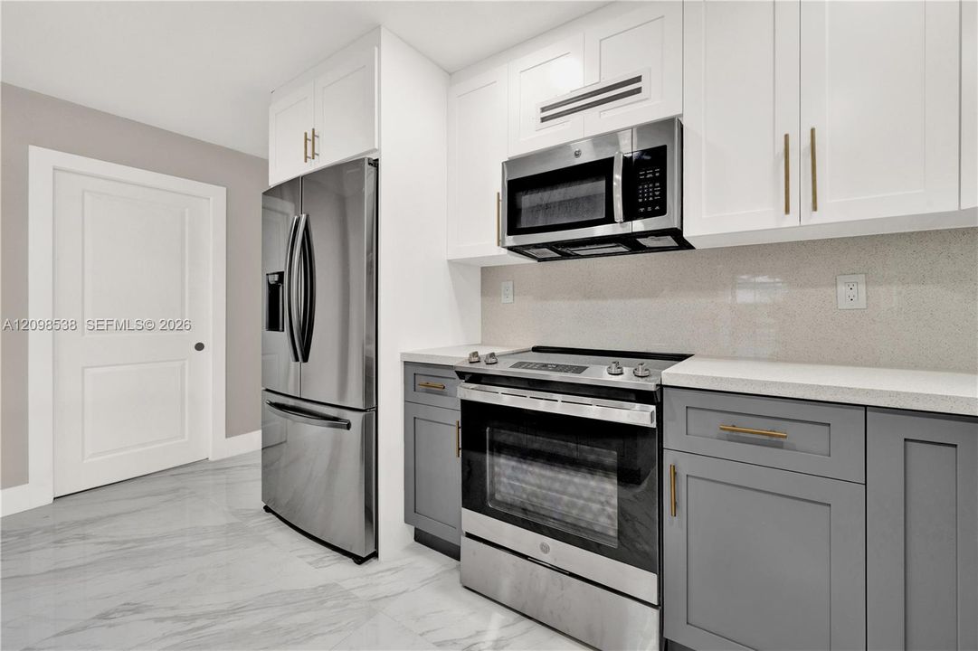 For Sale: $825,000 (4 beds, 3 baths, 2844 Square Feet)