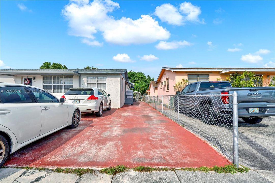 For Sale: $825,000 (4 beds, 3 baths, 2844 Square Feet)