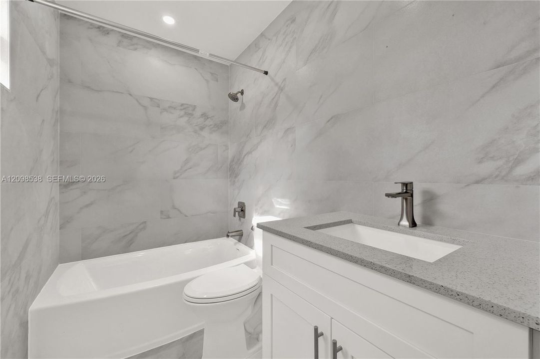 For Sale: $825,000 (4 beds, 3 baths, 2844 Square Feet)