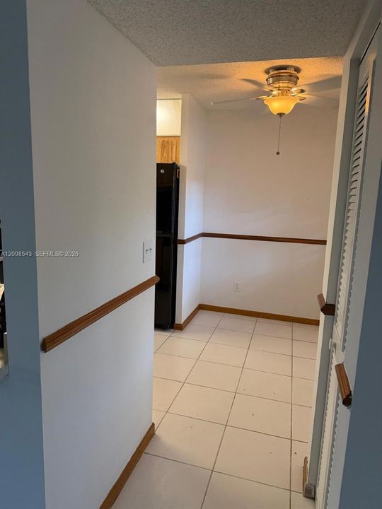 For Rent: $1,950 (2 beds, 2 baths, 870 Square Feet)