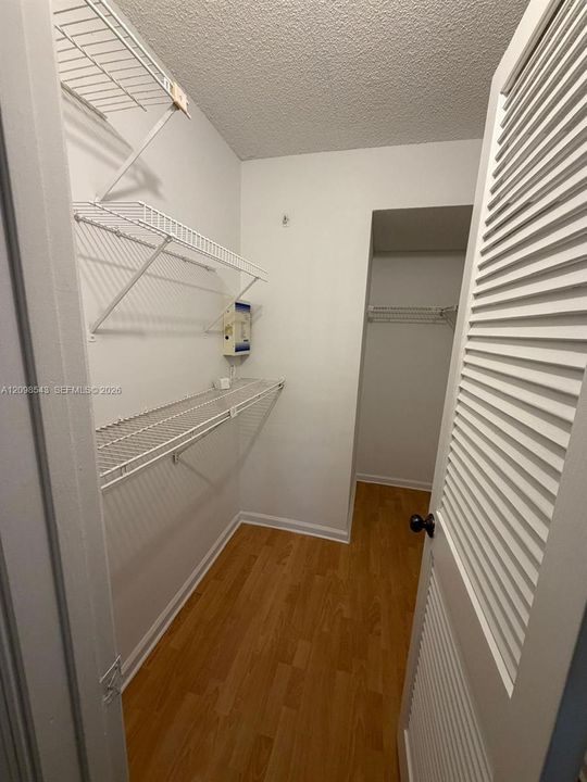 For Rent: $1,950 (2 beds, 2 baths, 870 Square Feet)