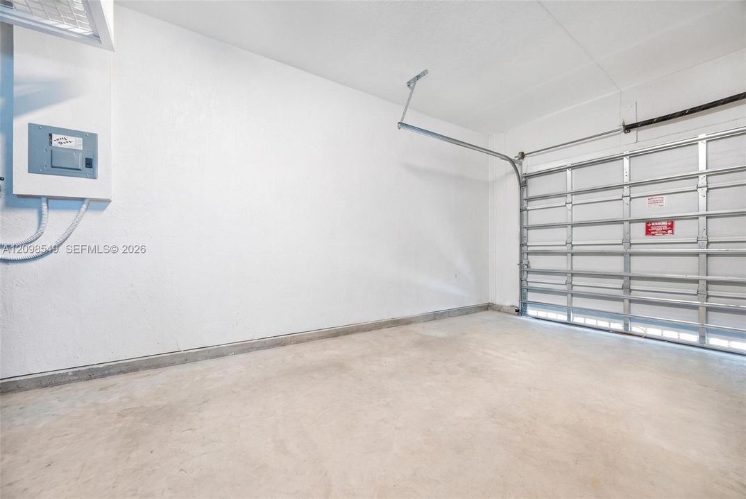 En Renta: $3,100 (4 camas, 3 baños, 1790 Pies cuadrados)