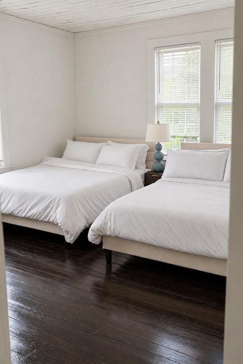 235GreenwoodDrive-Bedroom01-DSC07665