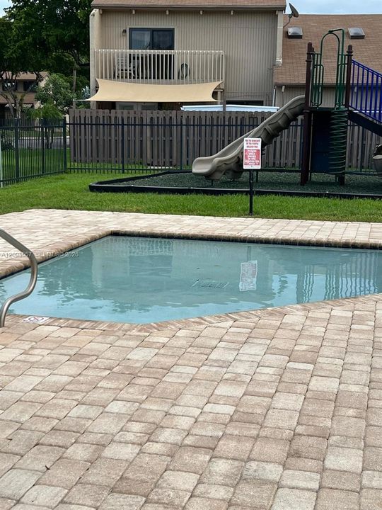 For Rent: $2,000 (1 beds, 1 baths, 597 Square Feet)