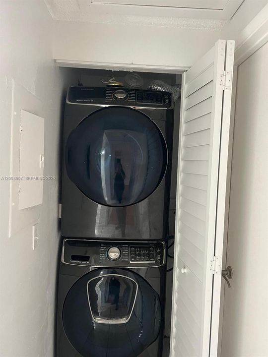 For Rent: $2,000 (1 beds, 1 baths, 597 Square Feet)