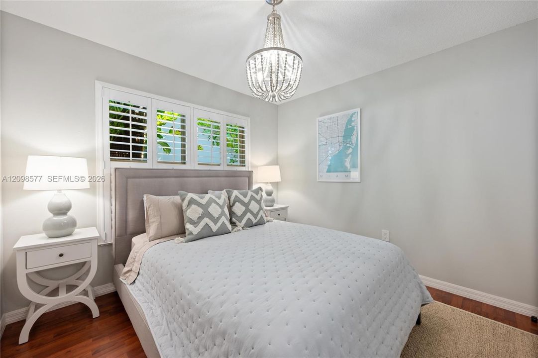 For Rent: $8,200 (3 beds, 2 baths, 1730 Square Feet)