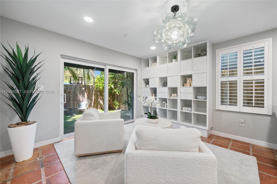 For Rent: $8,200 (3 beds, 2 baths, 1730 Square Feet)