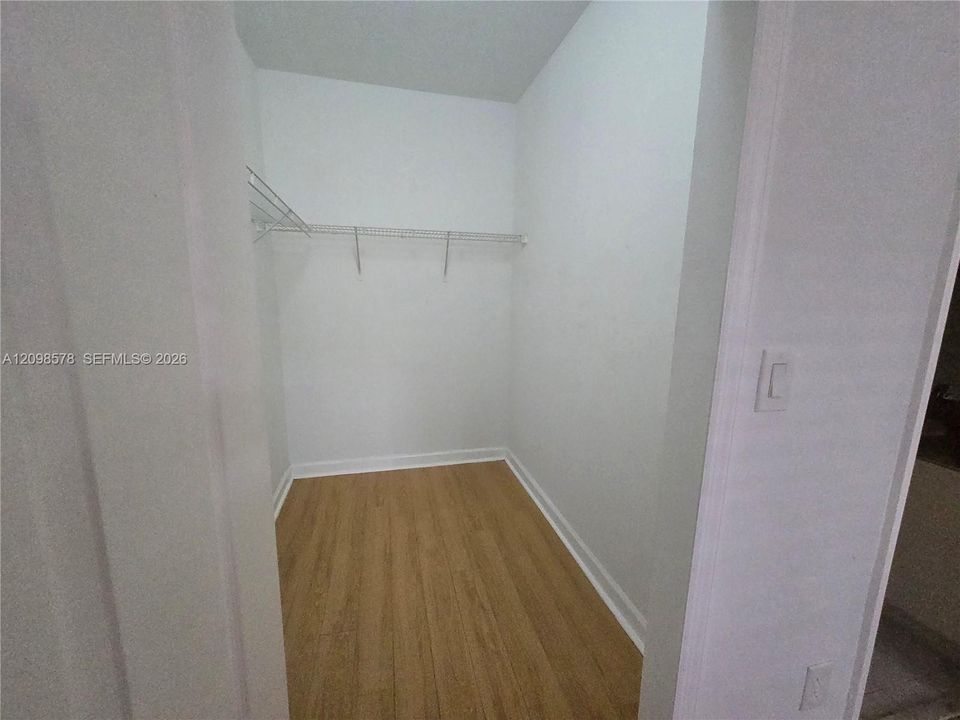 En Renta: $1,700 (2 camas, 2 baños, 930 Pies cuadrados)